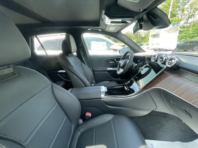 new 2025 Mercedes-Benz GLC 300 car