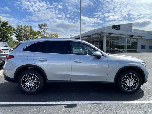 new 2025 Mercedes-Benz GLC 300 car