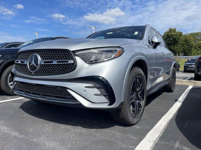 new 2025 Mercedes-Benz GLC 300 car