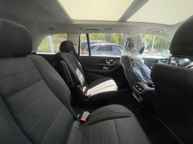 new 2026 Mercedes-Benz GLS 450 car