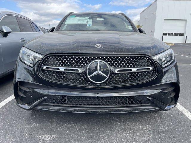 new 2025 Mercedes-Benz GLC 300 car