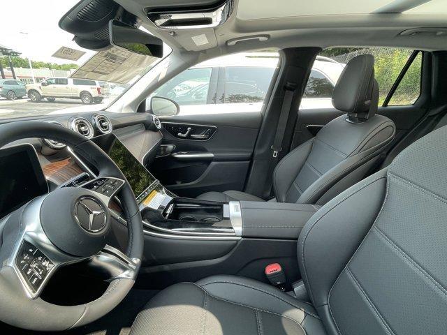 new 2025 Mercedes-Benz GLC 350e car