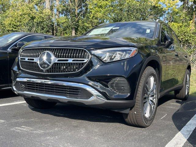 new 2025 Mercedes-Benz GLC 300 car