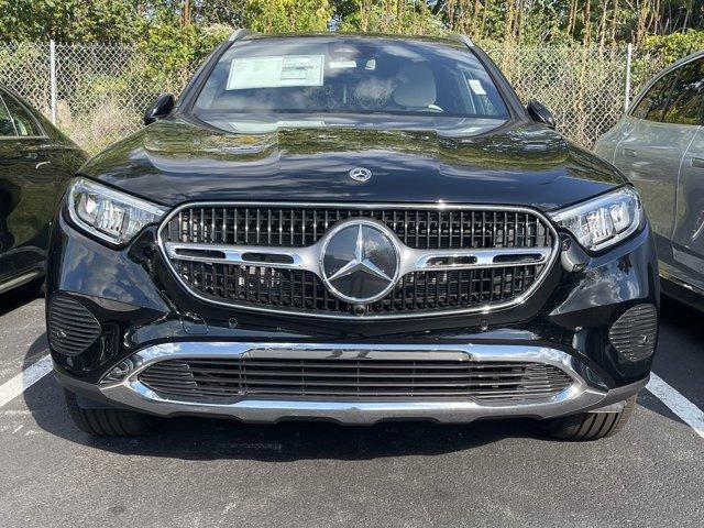 new 2025 Mercedes-Benz GLC 300 car