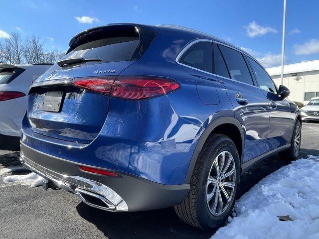 new 2025 Mercedes-Benz GLC 300 car