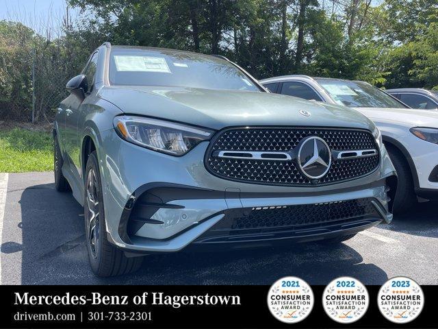 new 2025 Mercedes-Benz GLC 300 car