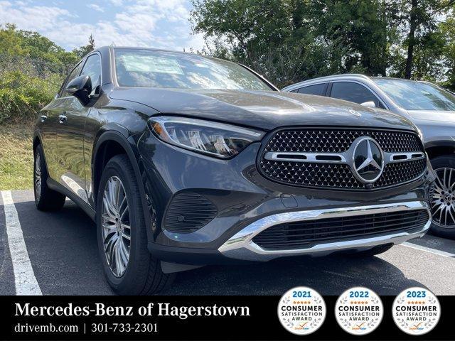 new 2025 Mercedes-Benz GLC 300 car