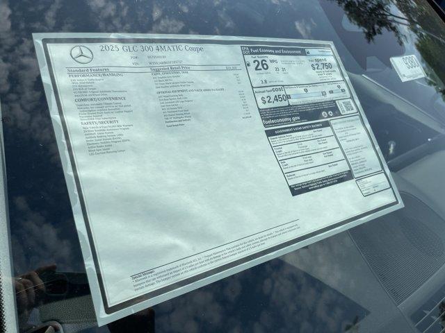 new 2025 Mercedes-Benz GLC 300 car