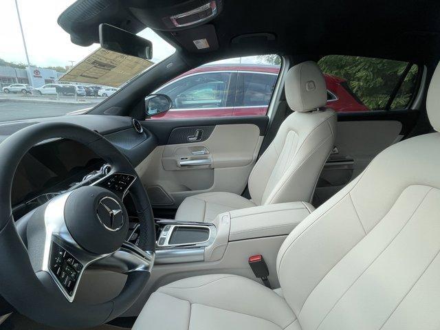 new 2025 Mercedes-Benz GLA 250 car