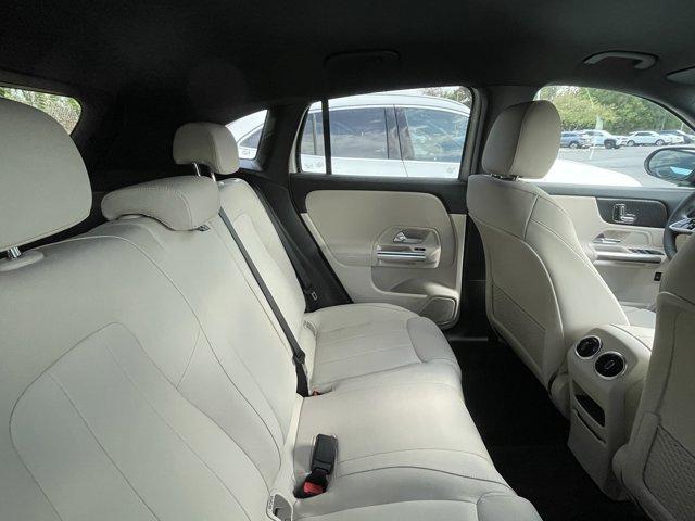 new 2025 Mercedes-Benz GLA 250 car