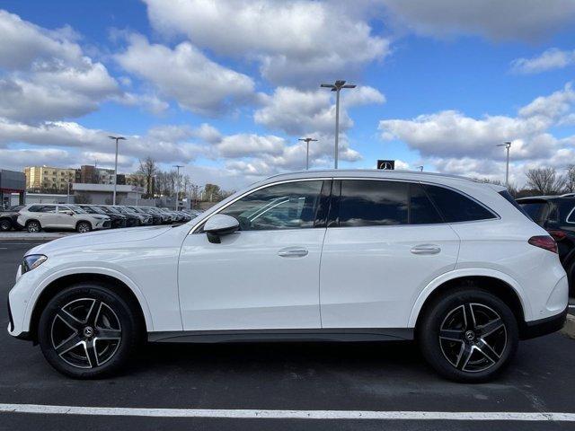 new 2025 Mercedes-Benz GLC 300 car