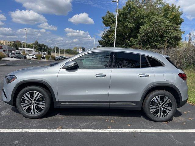 new 2025 Mercedes-Benz GLA 250 car