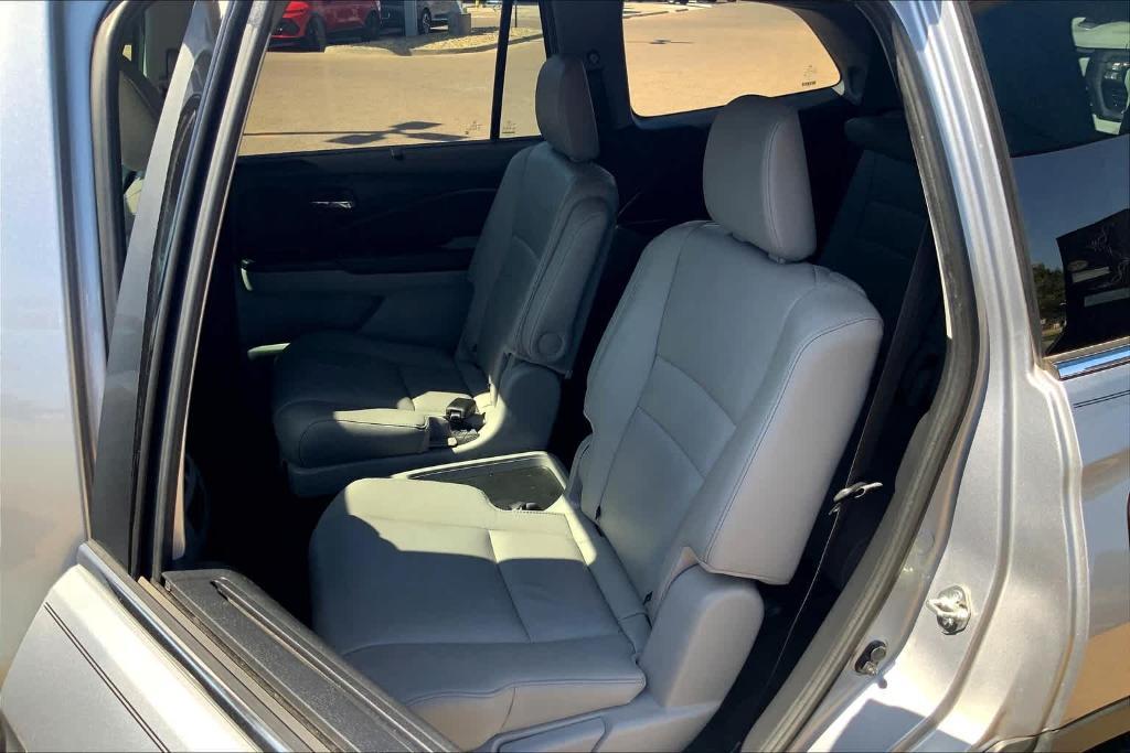 used 2019 Honda Pilot car, priced at $23,904