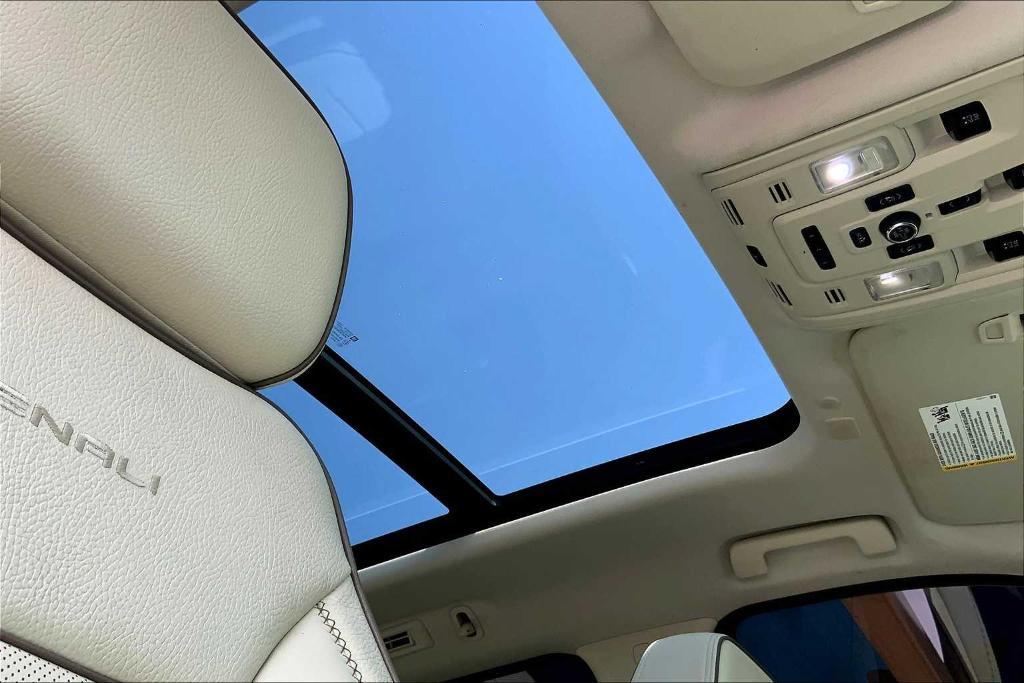 used 2021 GMC Yukon car, priced at $49,561