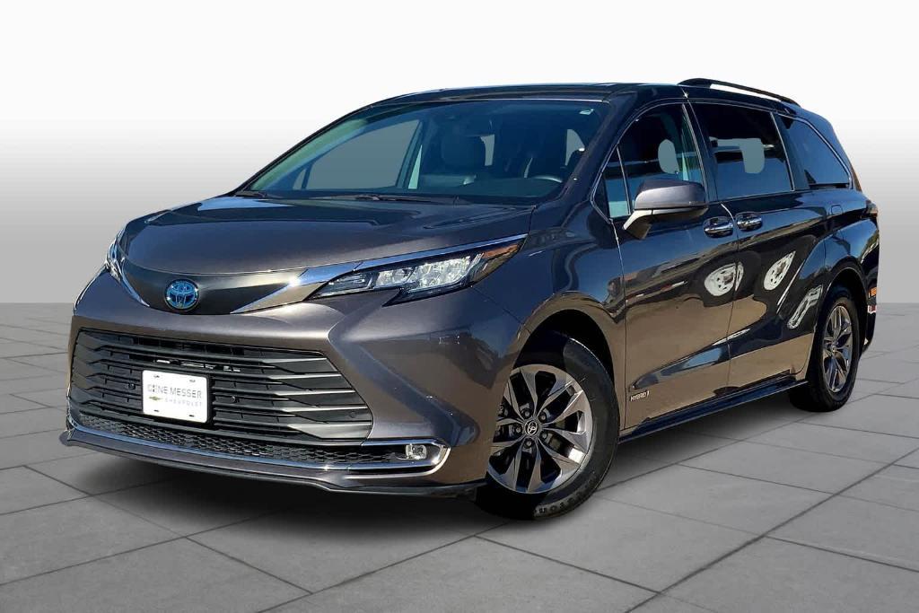 used 2021 Toyota Sienna car, priced at $38,652