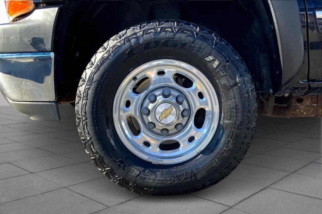 used 2001 Chevrolet Silverado 2500 car, priced at $14,999