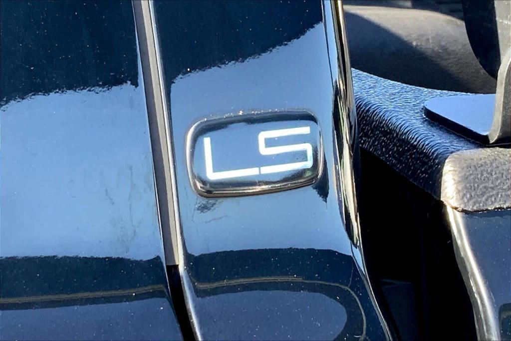 used 2001 Chevrolet Silverado 2500 car, priced at $14,999