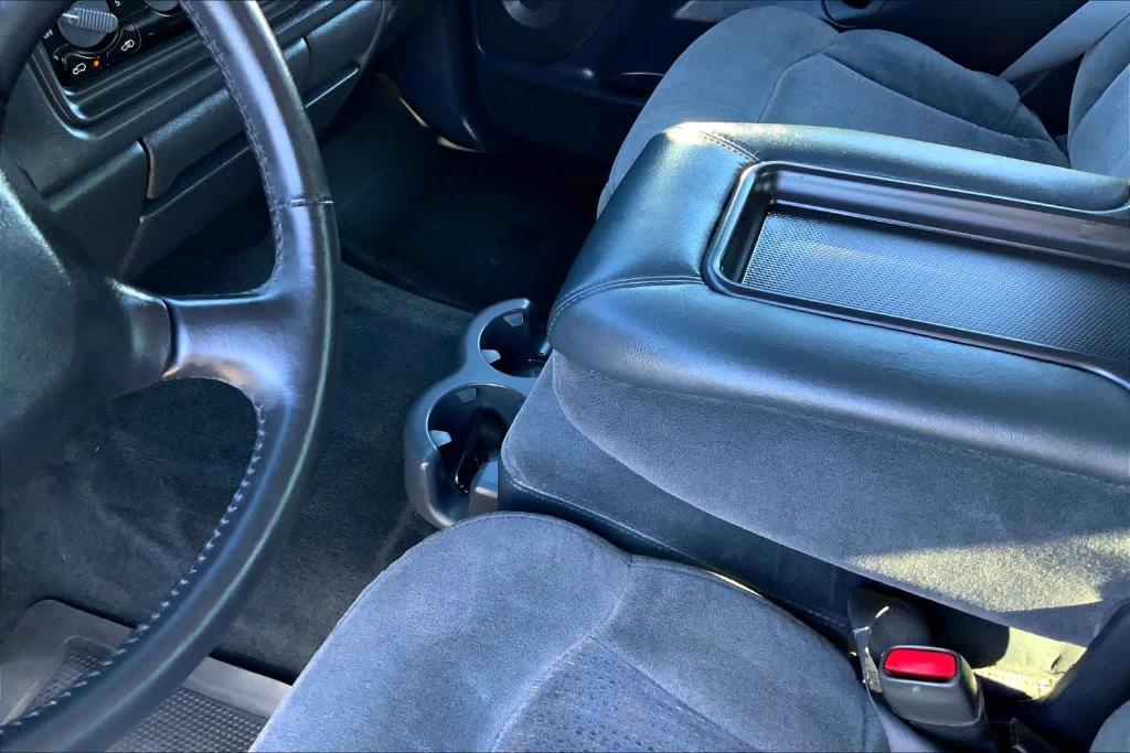 used 2001 Chevrolet Silverado 2500 car, priced at $14,999