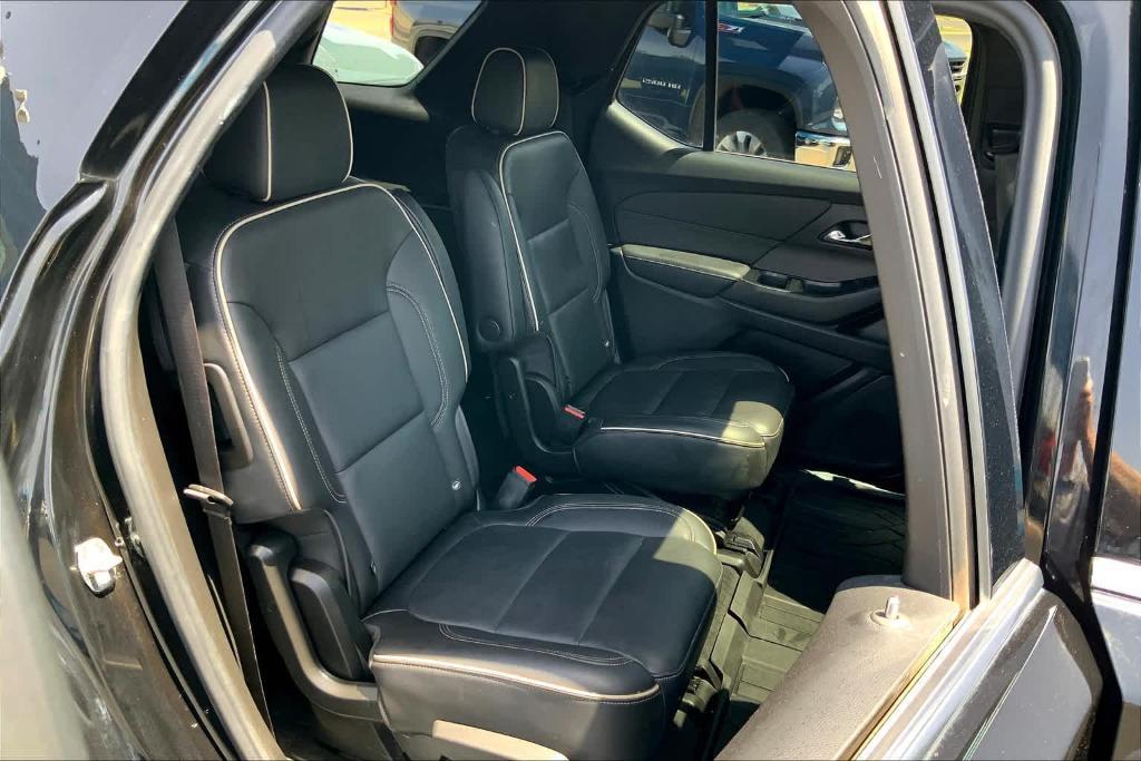 used 2022 Chevrolet Traverse car, priced at $31,090
