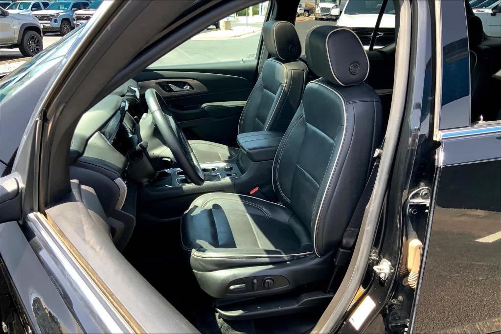 used 2022 Chevrolet Traverse car, priced at $31,090
