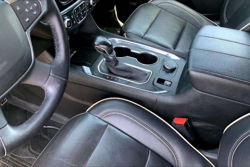 used 2022 Chevrolet Traverse car, priced at $31,090