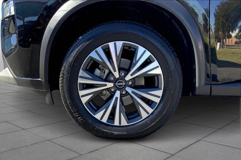 used 2023 Nissan Rogue car, priced at $21,999