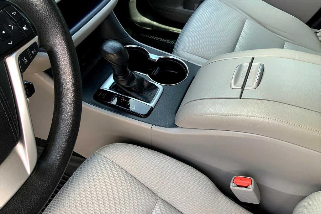 used 2019 Toyota Highlander car, priced at $25,823