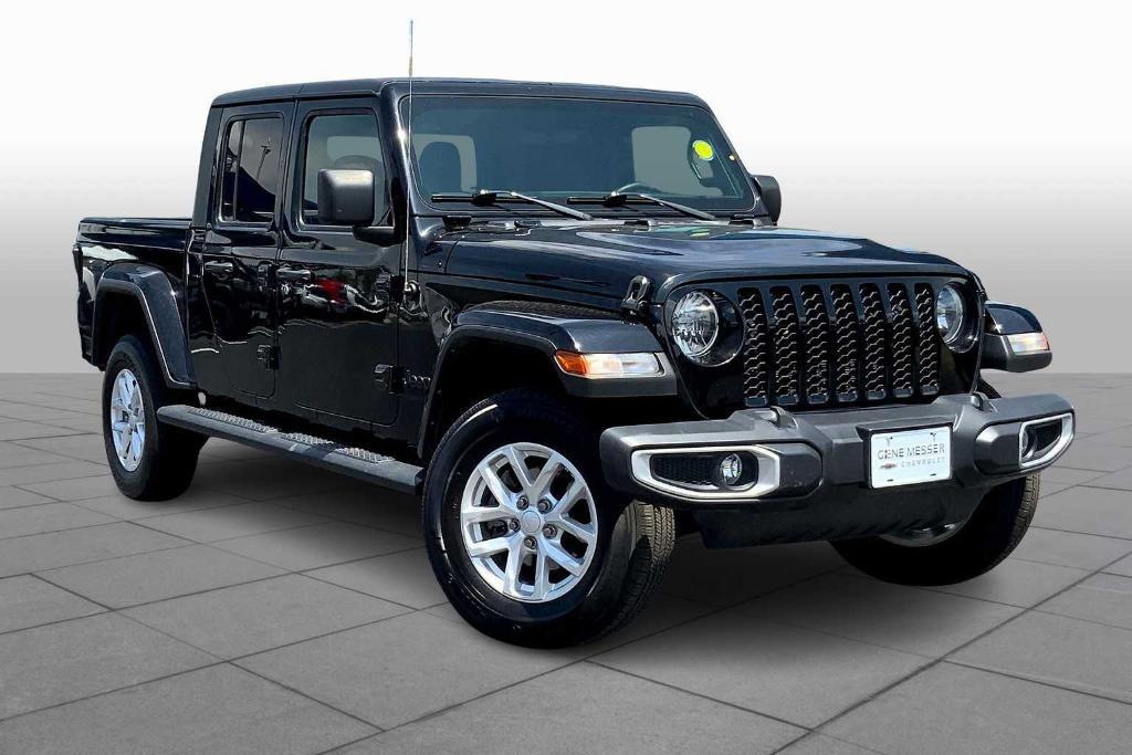 used 2023 Jeep Gladiator car, priced at $29,216