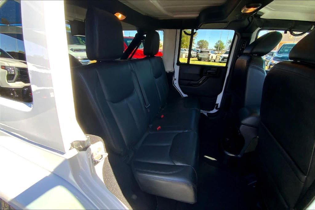 used 2015 Jeep Wrangler Unlimited car, priced at $18,495