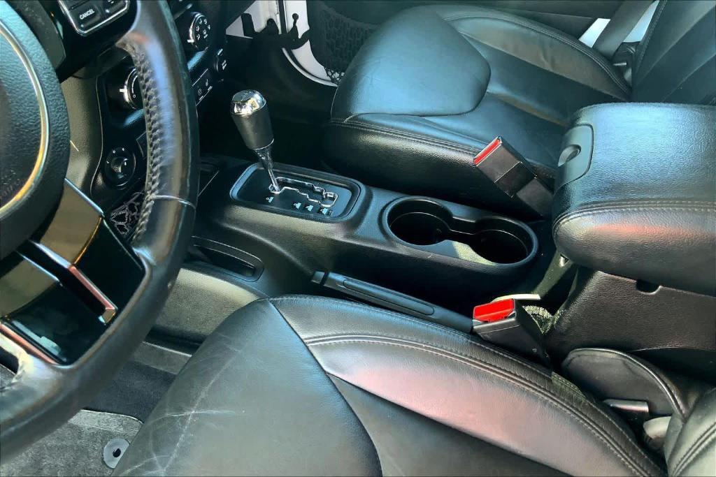 used 2015 Jeep Wrangler Unlimited car, priced at $18,495