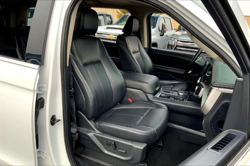 used 2024 Ford Expedition car, priced at $43,799
