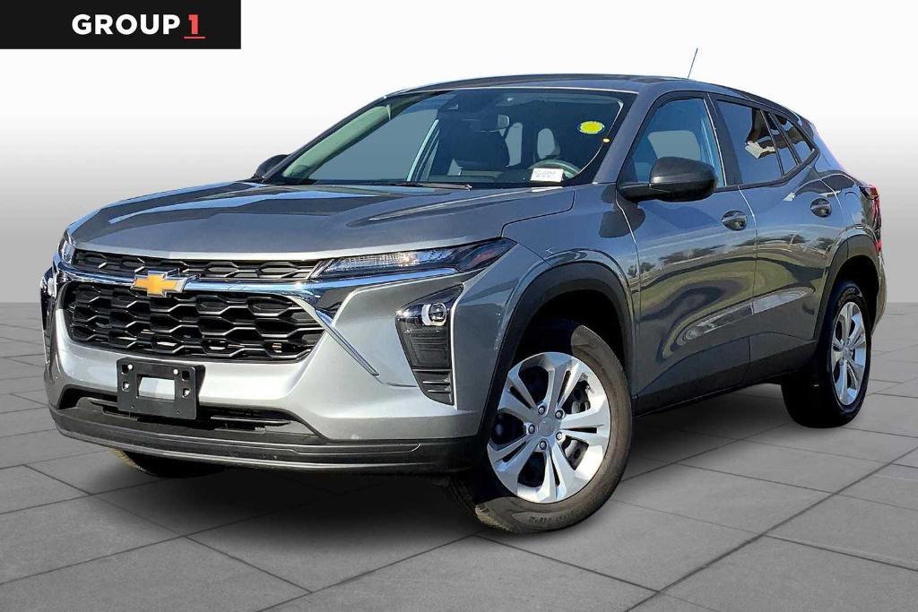 used 2025 Chevrolet Trax car, priced at $23,522