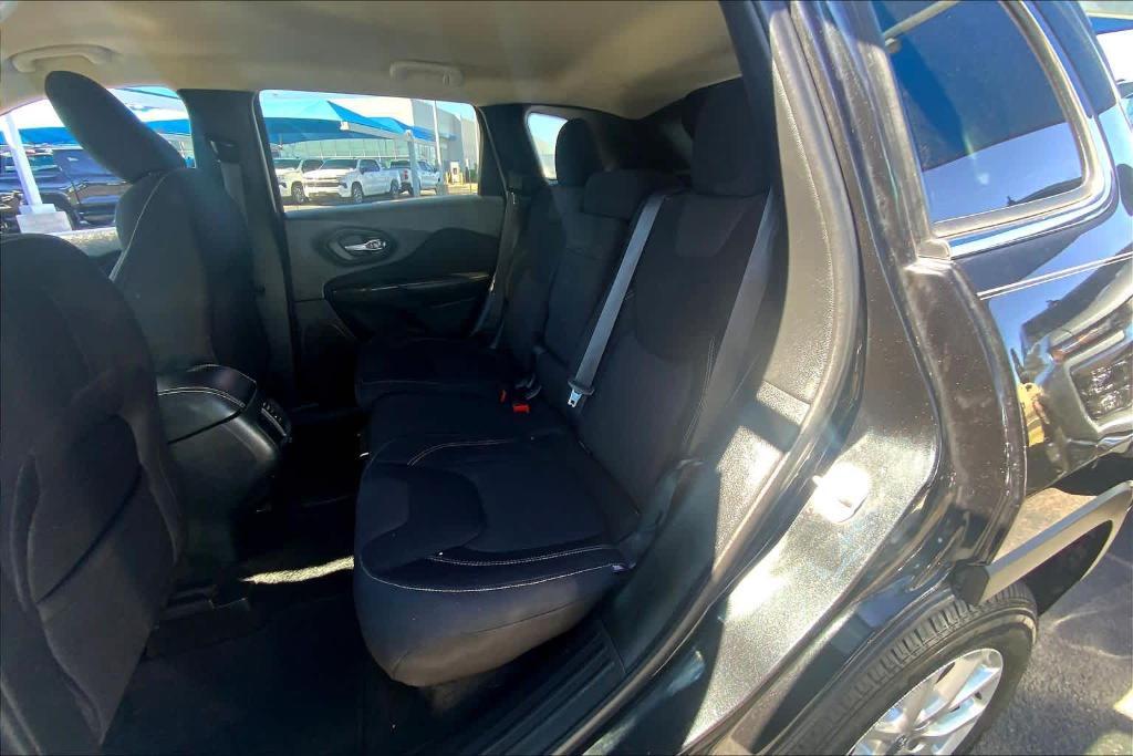 used 2015 Jeep Cherokee car, priced at $8,299