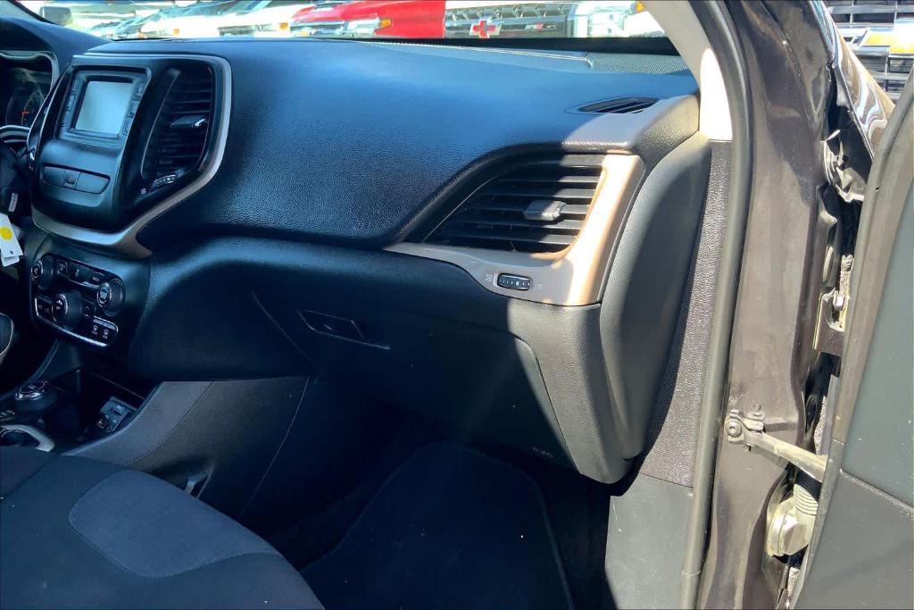 used 2015 Jeep Cherokee car, priced at $8,299