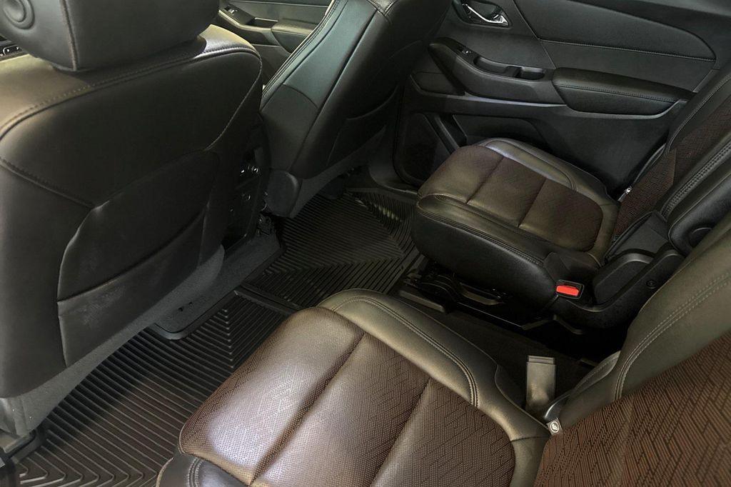 used 2022 Chevrolet Traverse car, priced at $35,788