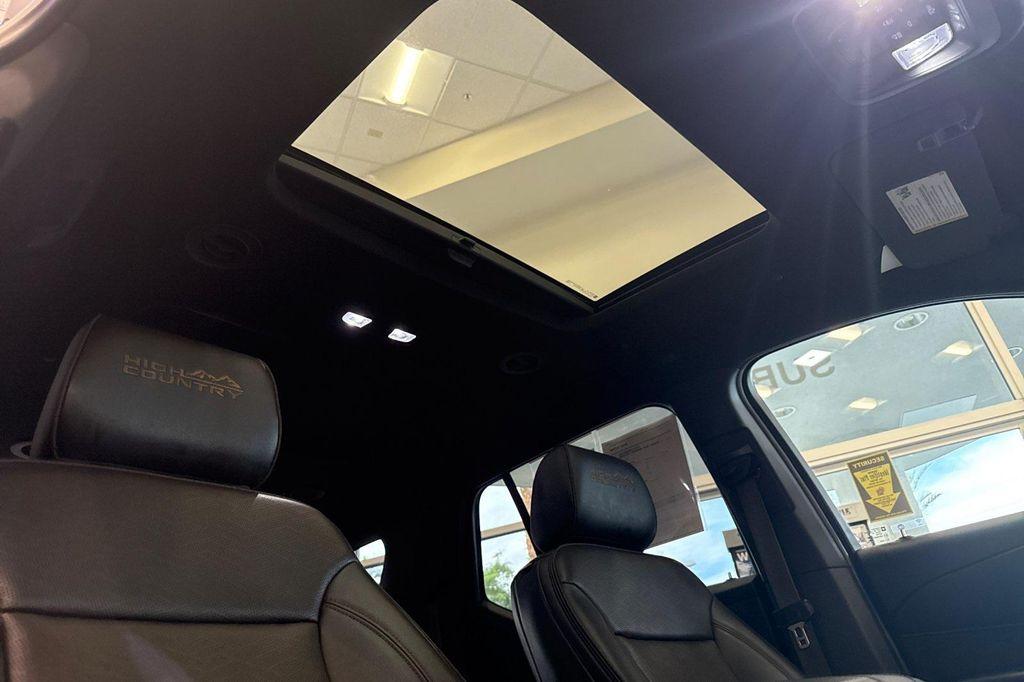 used 2022 Chevrolet Traverse car, priced at $35,788