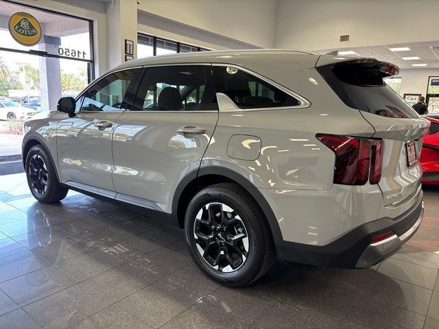 used 2024 Kia Sorento car, priced at $26,999