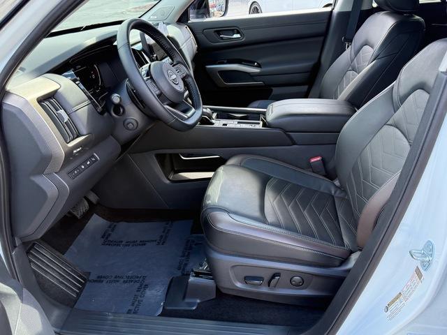 used 2025 Nissan Pathfinder car, priced at $37,999