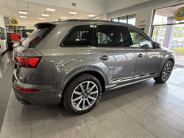 used 2024 Audi Q7 car, priced at $41,999