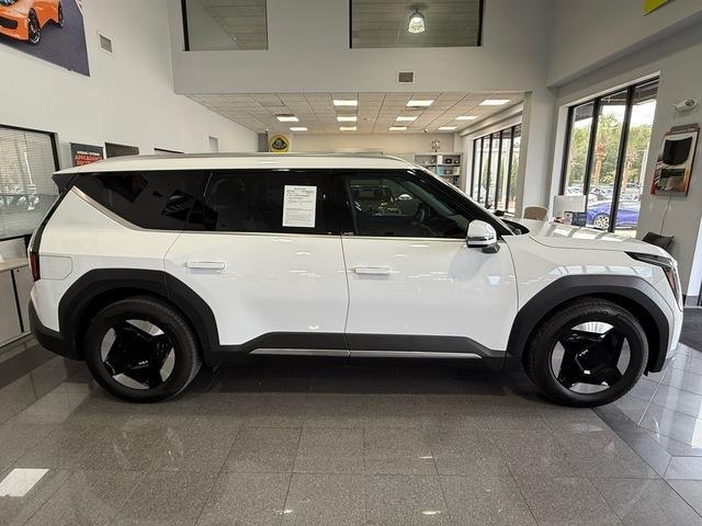 used 2025 Kia EV9 car, priced at $41,999