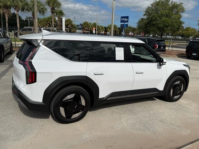 used 2025 Kia EV9 car, priced at $41,999
