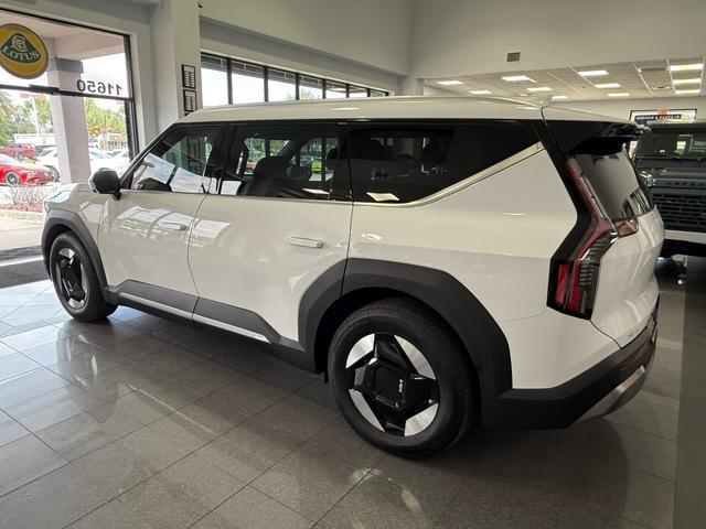 used 2025 Kia EV9 car, priced at $41,999