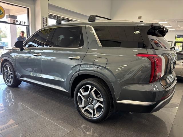 used 2025 Hyundai Palisade car, priced at $38,999