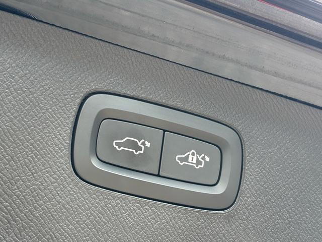 used 2022 Volvo XC90 Recharge Plug-In Hybrid car, priced at $38,999