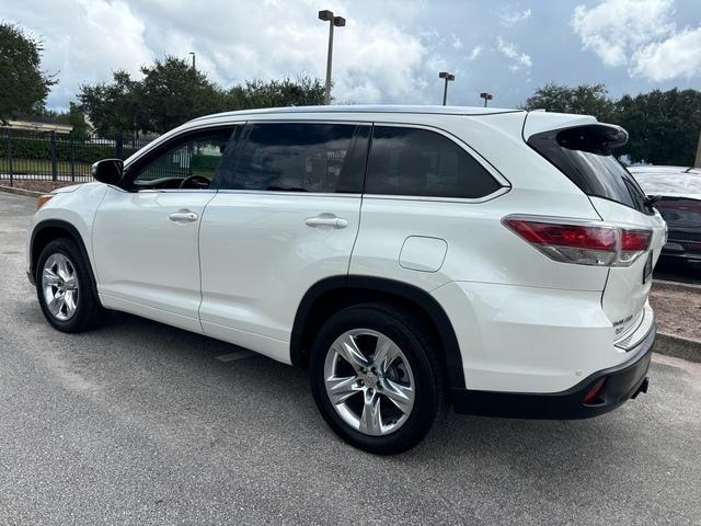 used 2015 Toyota Highlander car, priced at $12,998