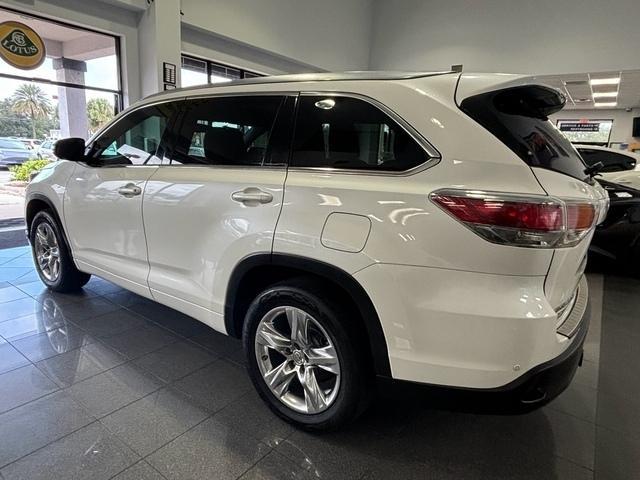 used 2015 Toyota Highlander car, priced at $12,998