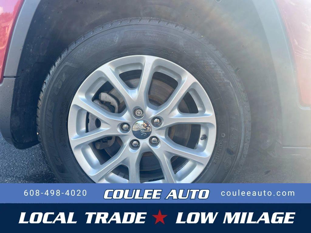 used 2015 Jeep Cherokee car, priced at $11,812
