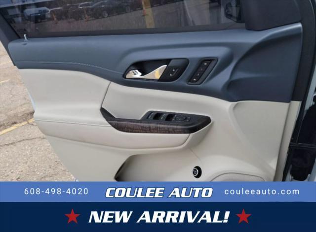used 2022 GMC Acadia car, priced at $33,993