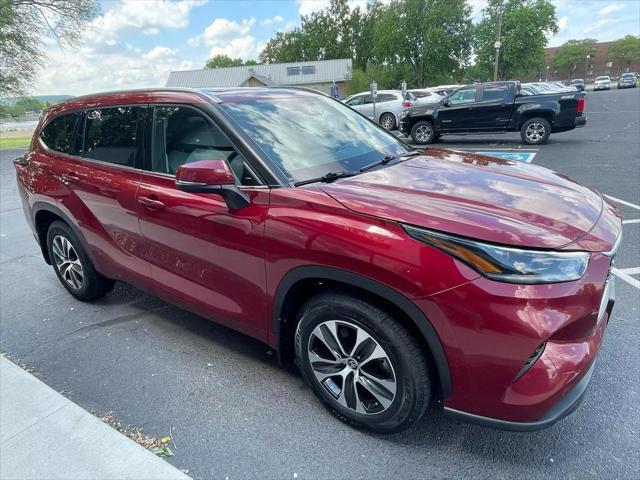 used 2021 Toyota Highlander car, priced at $25,236