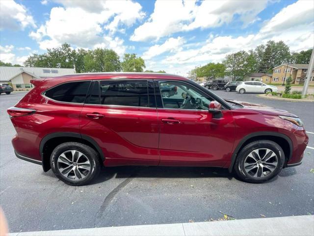 used 2021 Toyota Highlander car, priced at $25,236